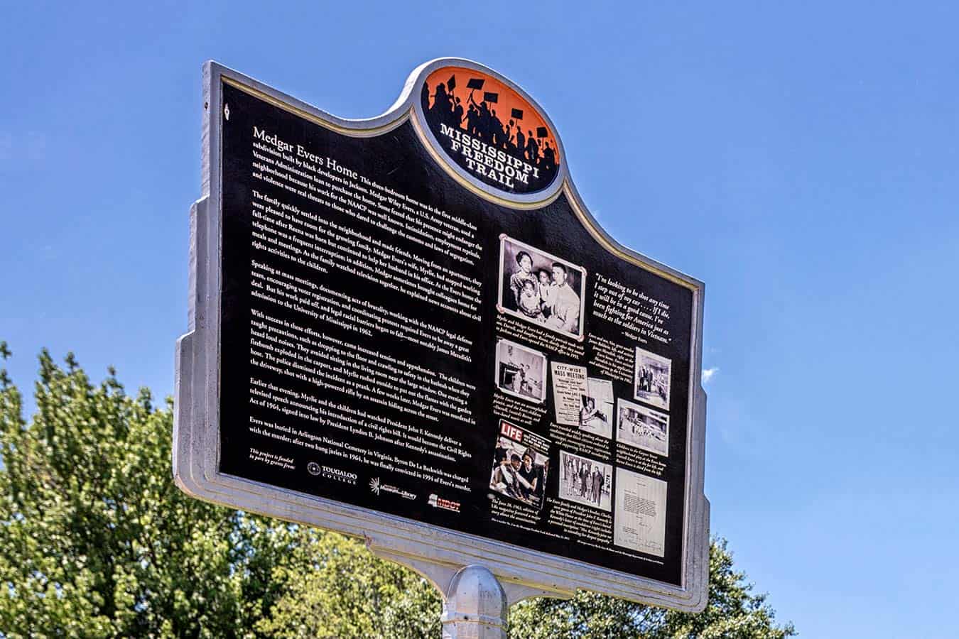 Image of a sign commemorating the Mississippi Freedom Trail
